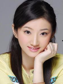 明星张晗韵,璀璨星途，闪耀舞台的青春女神