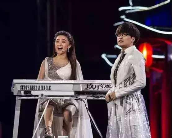 玖月奇迹的家庭背景,从平凡家庭走向舞台辉煌的传奇之路