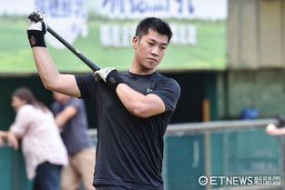 梁家荣照片,光影捕捉魅力瞬间